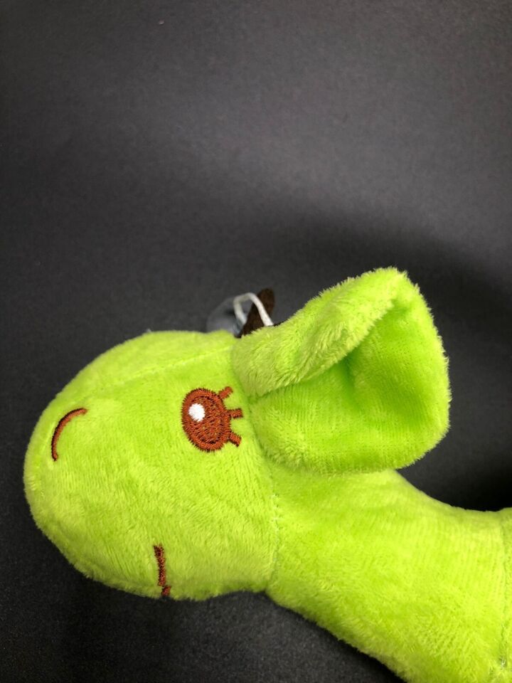 Green Giraffe Plush Toy - Soft and Cuddly Gift for Kids of All Ages