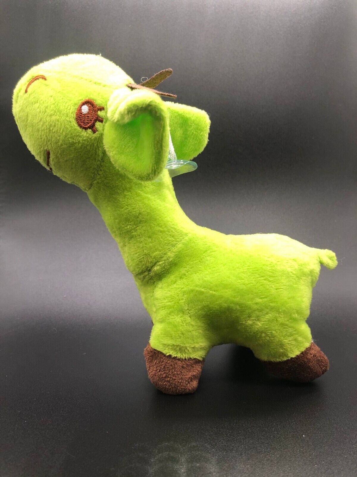 Green Giraffe Plush Toy - Soft and Cuddly Gift for Kids of All Ages