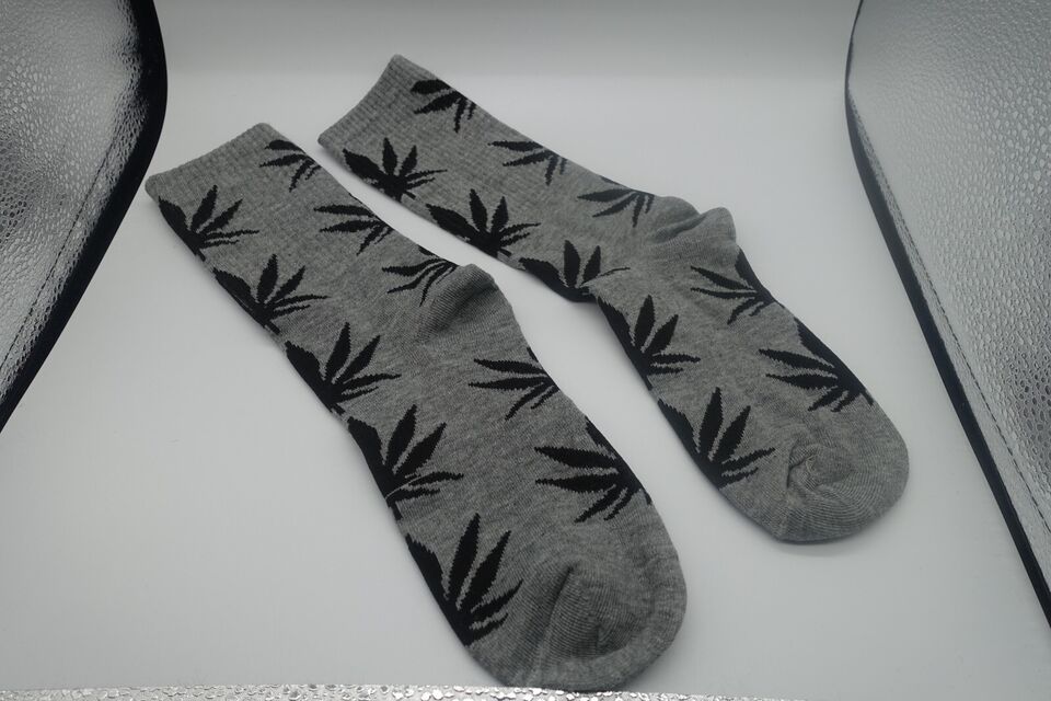 Gray Socks unisex multicolor Black leaf