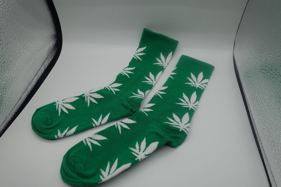 Green Socks unisex multicolor white leaf
